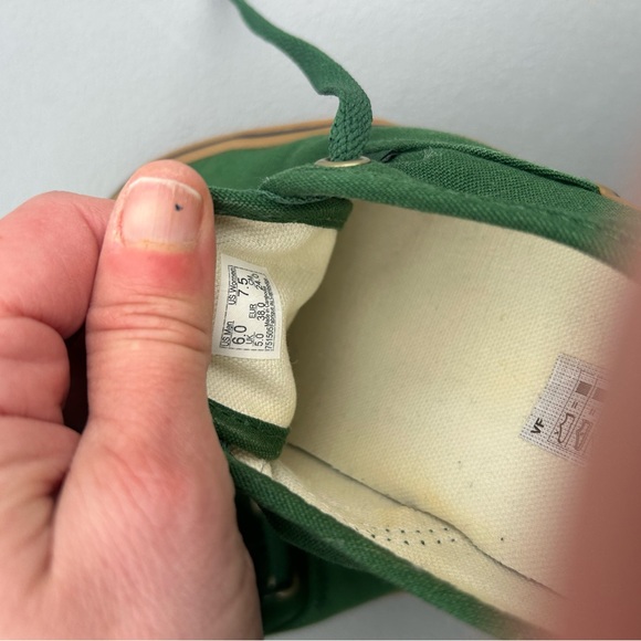 NEW Kelly green Vans Classic Green Canvas Sneakers 7.5 women’s - Picture 8 of 10